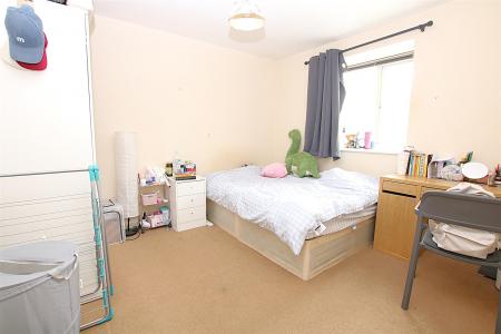 4 bedroom End of terrace house for sale in Henry Bird Court, Northampton