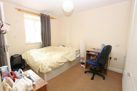 4 bedroom End of terrace house for sale in Henry Bird Court, Northampton