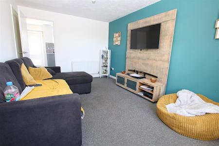 2 bedroom Semi-detached house for sale in Butts Croft Close, East Hunsbury