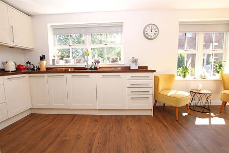4 bedroom Detached house for sale in Quintonside, Grange Park
