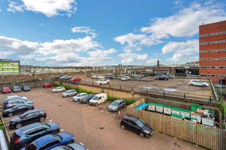 2 bedroom Apartment for sale in Crescent House, Woodside Park, Rugby