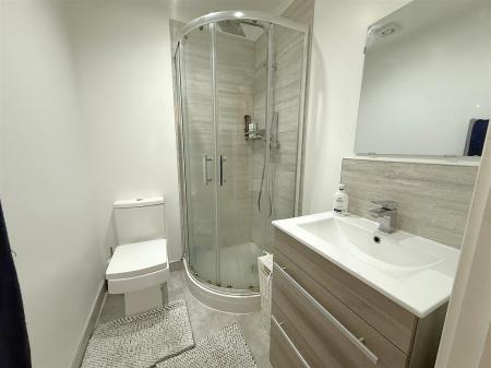 2 bedroom Apartment for sale in Crescent House, Woodside Park, Rugby