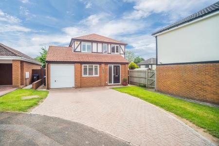 4 bedroom Detached house for sale in Kimble Close, East Hunsbury