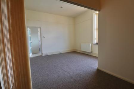 1 bedroom Studio flat to let in Leicester Parade, Barrack Road, Northampton, NN2