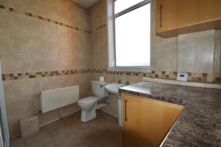 1 bedroom Studio flat to let in Leicester Parade, Barrack Road, Northampton, NN2