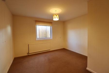 2 bedroom Flat to let in Benjamin Square, Camp Hill, Northampton, NN4