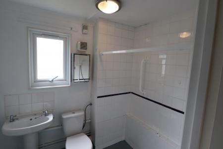 2 bedroom Flat to let in Benjamin Square, Camp Hill, Northampton, NN4