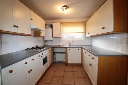 2 bedroom Flat to let in Benjamin Square, Camp Hill, Northampton, NN4