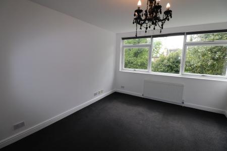 2 bedroom Flat to let in Spencer Parade, Town Centre, Northampton, NN1