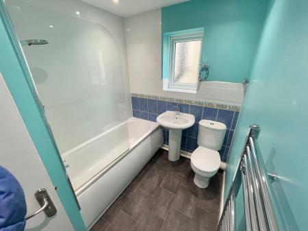3 bedroom Detached house to let in Longford Avenue, Little Billing, Northampton, NN3