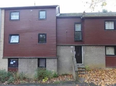 Brackenfield Square, Southfields, Northampton, NN3