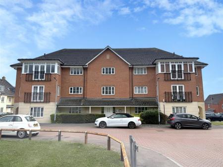 St. Crispin Crescent, Duston