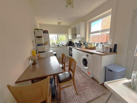 3 bedroom Terraced House for sale in Poplar Grove, Rugby