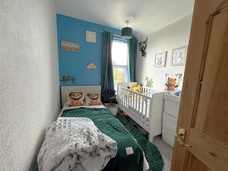 3 bedroom Terraced House for sale in Poplar Grove, Rugby