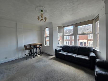 2 bedroom Flat to let in Abington Avenue, Abington, Northampton, NN1