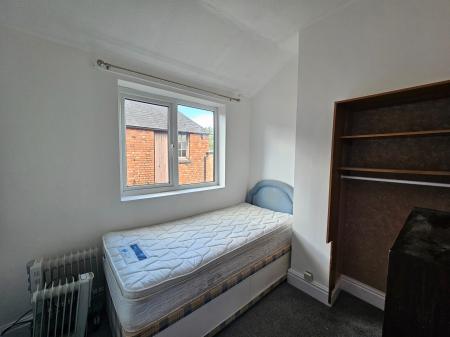 2 bedroom Flat to let in Abington Avenue, Abington, Northampton, NN1