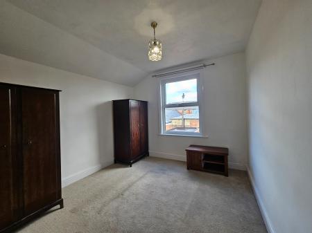 2 bedroom Flat to let in Abington Avenue, Abington, Northampton, NN1