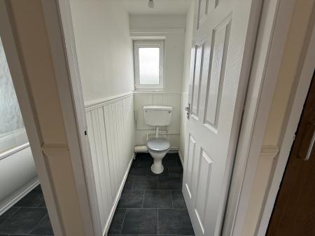 2 bedroom Flat to let in Montague Crescent, Ryehill, Northampton, NN5