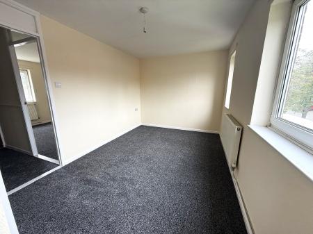 2 bedroom Flat to let in Montague Crescent, Ryehill, Northampton, NN5