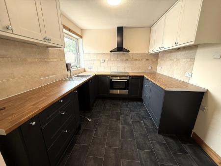 2 bedroom Flat to let in Montague Crescent, Ryehill, Northampton, NN5