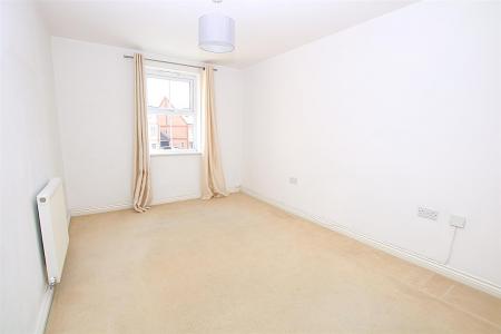 2 bedroom Flat for sale in Turners Gardens, Wootton