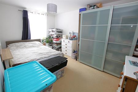 2 bedroom Flat for sale in Turners Gardens, Wootton