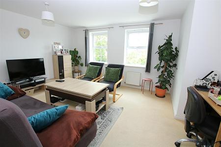2 bedroom Flat for sale in Turners Gardens, Wootton