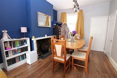 2 bedroom End of terrace house for sale in Lincoln Road, Northampton