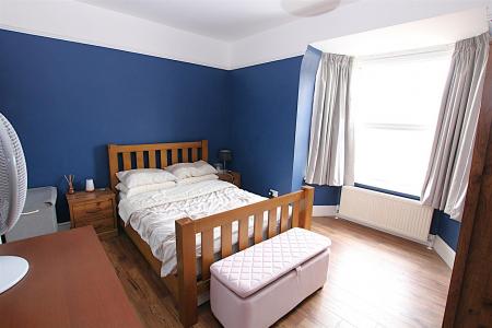2 bedroom End of terrace house for sale in Lincoln Road, Northampton