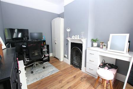 2 bedroom End of terrace house for sale in Lincoln Road, Northampton