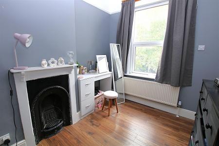 2 bedroom End of terrace house for sale in Lincoln Road, Northampton
