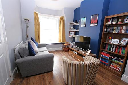 2 bedroom End of terrace house for sale in Lincoln Road, Northampton