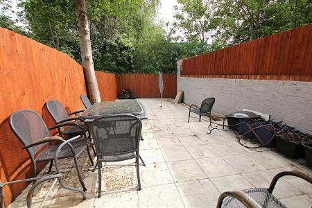 2 bedroom End of terrace house for sale in Lincoln Road, Northampton