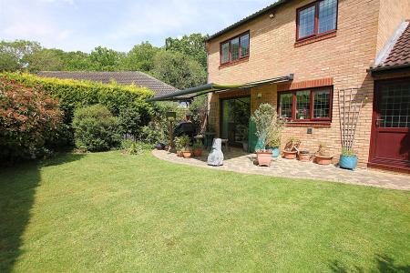 3 bedroom Detached house for sale in Barn Owl Close, East Hunsbury