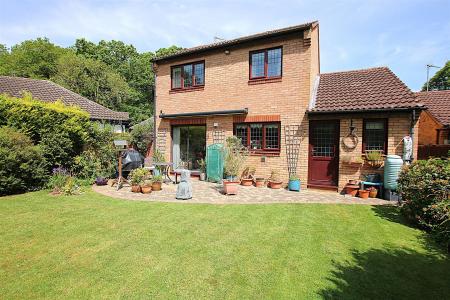 3 bedroom Detached house for sale in Barn Owl Close, East Hunsbury