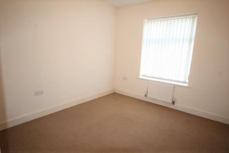 2 bedroom Flat to let in Main Road, Far Cotton, Northampton, NN4