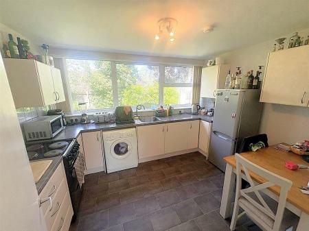 2 bedroom Flat for sale in Ash Court, Rugby