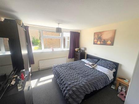 2 bedroom Flat for sale in Ash Court, Rugby