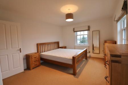 2 bedroom Flat to let in Clickers Drive, Upton, Northampton, NN5