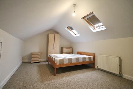 1 bedroom House share to let in Weedon Road, St James, Northampton, NN5