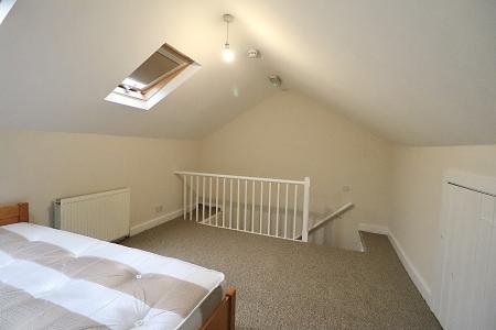 1 bedroom House share to let in Weedon Road, St James, Northampton, NN5
