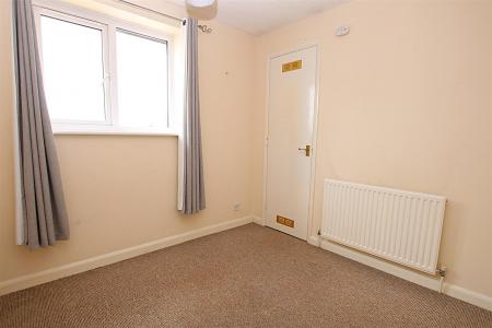 2 bedroom Semi-detached house for sale in Oakgrove Place, East Hunsbury