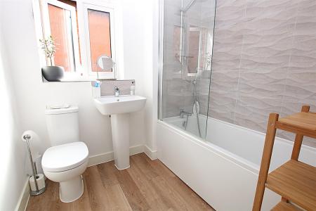 4 bedroom Detached house for sale in Watermill Way, Collingtree