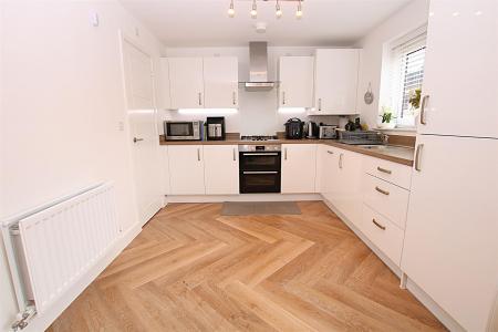 4 bedroom Detached house for sale in Watermill Way, Collingtree