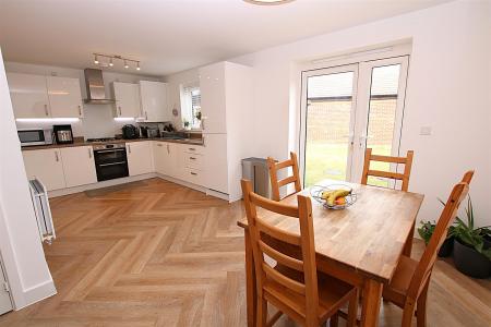 4 bedroom Detached house for sale in Watermill Way, Collingtree