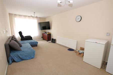 2 bedroom Flat for sale in Crickley Crescent, Northampton