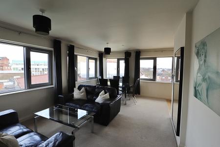 2 bedroom Flat to let in Guildhall Road, Town Centre, Northampton, NN1