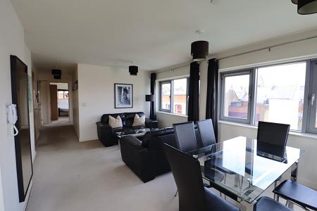 2 bedroom Flat to let in Guildhall Road, Town Centre, Northampton, NN1