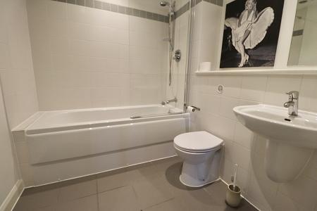 2 bedroom Flat to let in Guildhall Road, Town Centre, Northampton, NN1
