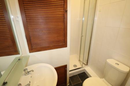 1 bedroom Studio flat to let in Leicester Parade, Barrack Road, Northampton, NN2